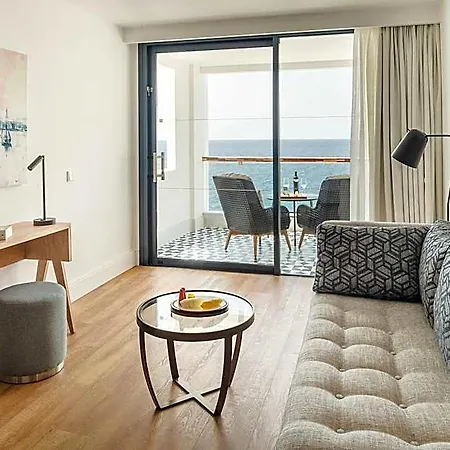 Fariones Hotel